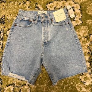 Abercrombie The 7” Dad Short NWT curve love